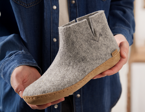 Made of 100% pure, natural wool. Perfect for those who want natural elegance.