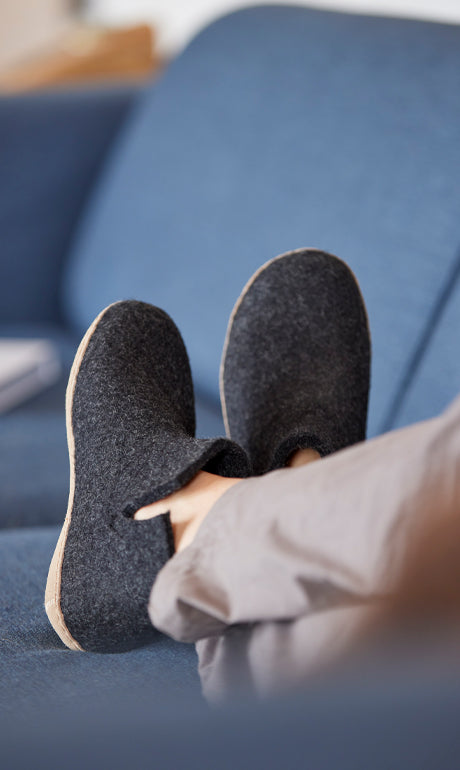 files/glerups_charcoal_boot_sofa_her_closeup.jpg