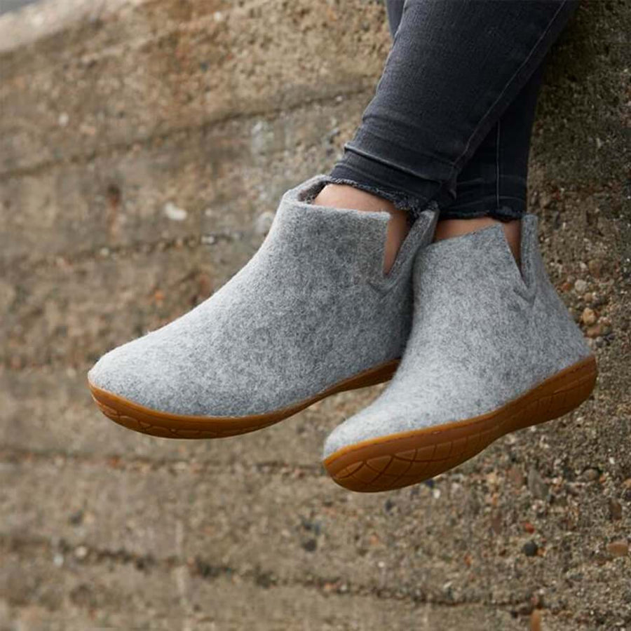 Women's booties with rubber sole 2025