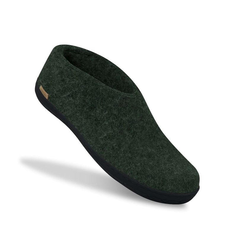 Shoe with natural rubber sole black Forest